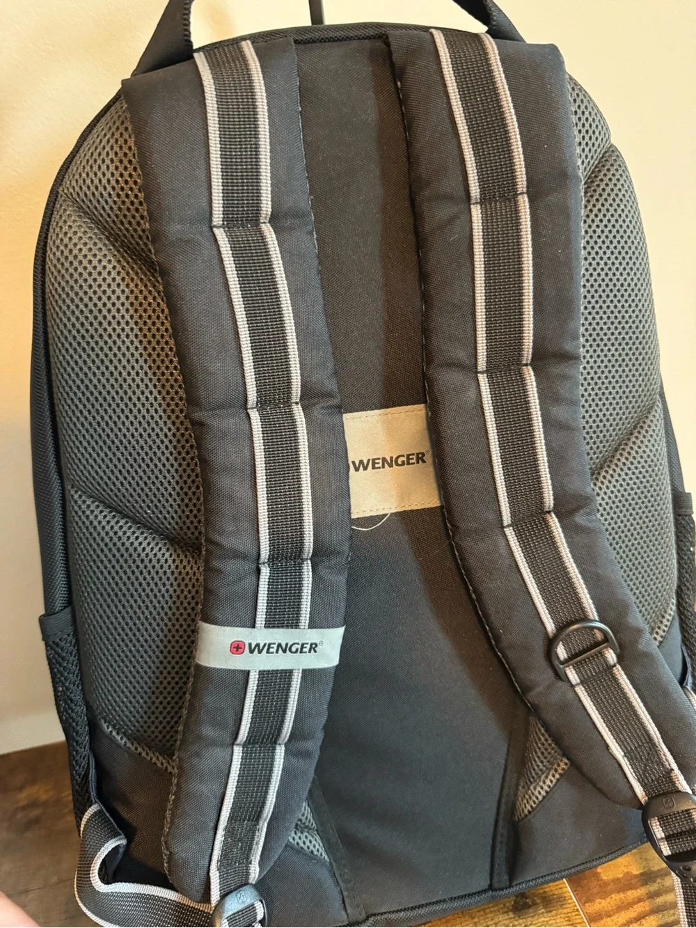 Wenger men black